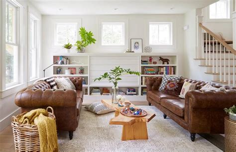 28 Brown Couch Ideas for Living Rooms That Aren’t Boring | Leather ...