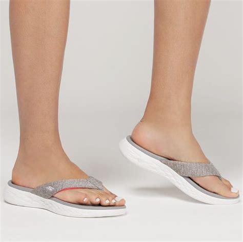 16 Best Flip-Flops with Arch Support for Women 2022