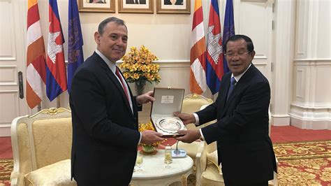 Outgoing US Ambassador to Cambodia Calls For Release of Opposition Chief, Political Reconciliation