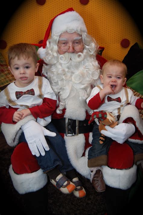 FROM THE DESK OF SARA: 2011: A visit with Santa (@ Carlingwood Mall)!