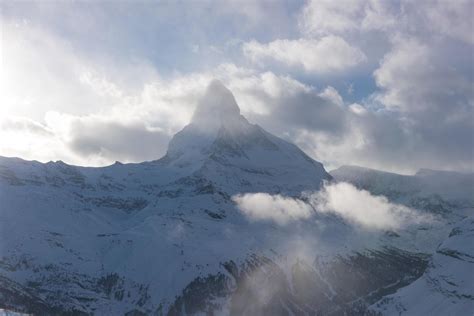 mountain matterhorn zermatt switzerland 11930759 Stock Photo at Vecteezy