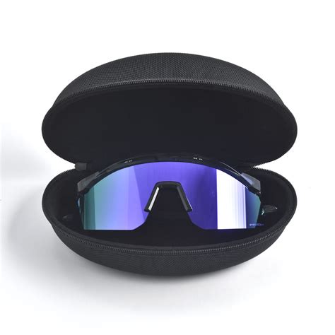 Oakley Hydra Sunglasses | Uncrate Supply