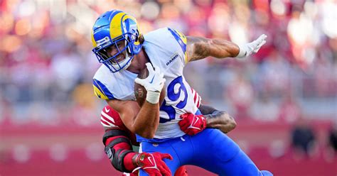 Los Angeles Rams TE Tyler Higbee Suffers Neck Injury vs. San Francisco ...