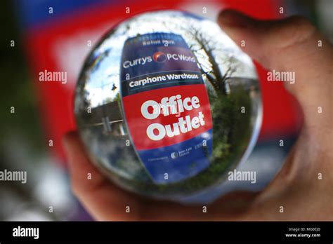 Currys pc world logo hi-res stock photography and images - Alamy