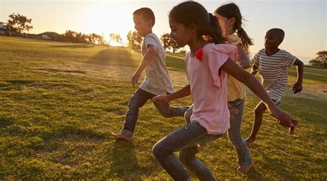 Flipboard: Parenthesis: Playing outdoors is messy, fun and vital for kids