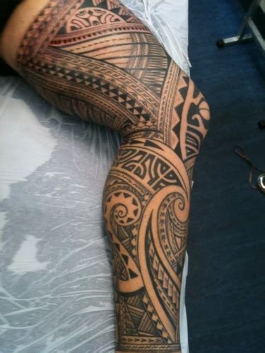 26 Fascinating Tribal Leg Tattoos