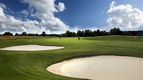 Castle Royle Golf Club Berkshire | Hotels Near Golf Courses