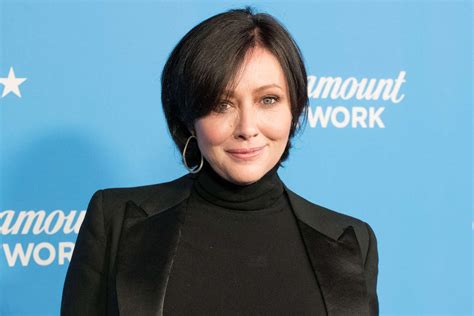 Shannen Doherty Defends 'Charmed' Reboot After Fan Boos It at 90s Con