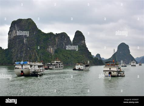 Hạ Long Bay, Vịnh Hạ Long, Quảng Ninh Province, Vietnam, Asia, UNESCO World Heritage Site Stock ...