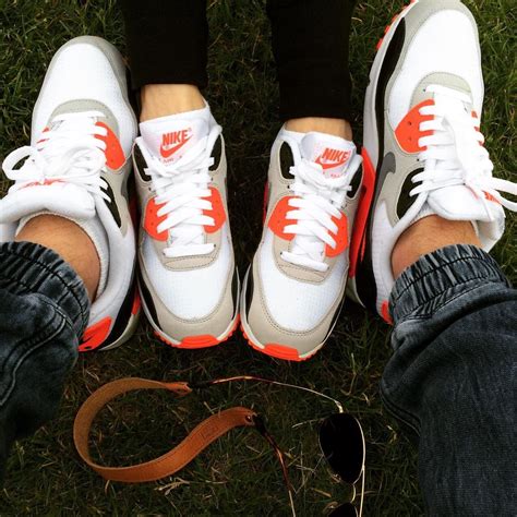 I..my love..and our favorite shoes👫 | Sneaker trend, Outfit, Männer und ...