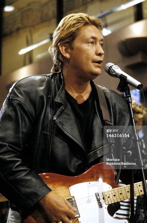 Chris Rea – The Man, The Voice, The Guitar's photos | VK | Chris rea, Guitar photos, Chris