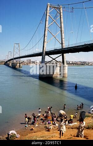 Samora Machel Bridge, Tete, Mozambique Stock Photo - Alamy