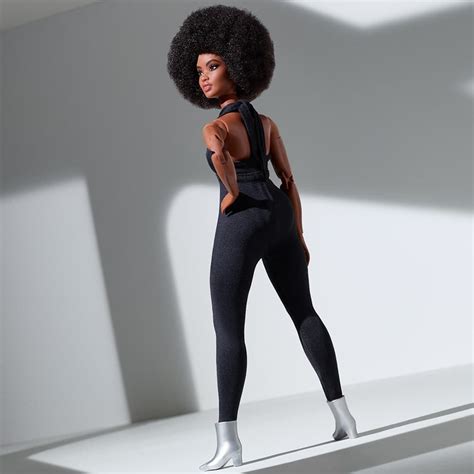 Barbie Looks Doll (Curvy, Brunette) – Mattel Creations