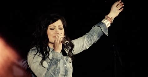 'Revelation Song' - Chris Tomlin and Kari Jobe Perform Brilliant Duet - Christian Music Video