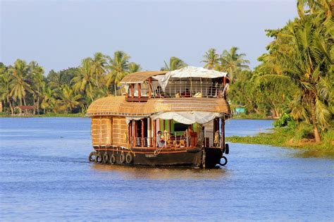 Why Any Visit to Kerala is Incomplete Without Relishing the Backwaters ...