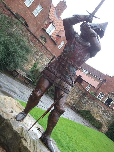 Harry Hotspur statue by moonmuppet on DeviantArt