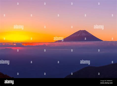 Mt Fuji Sunrise Stock Photo - Alamy