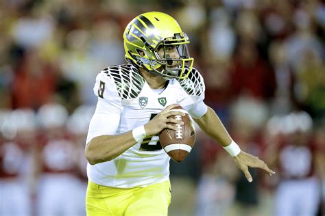 Marcus Mariota Injury: Updates on Oregon QB's Knee | Bleacher Report ...