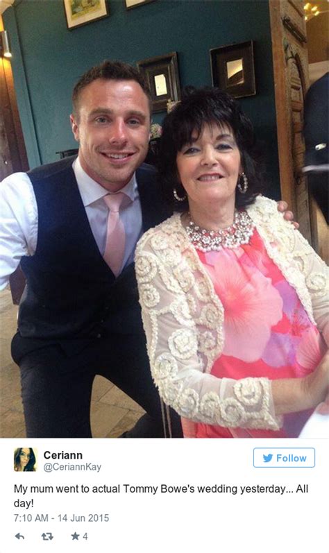 Tommy Bowe got married (and posed for photos with people's mams)