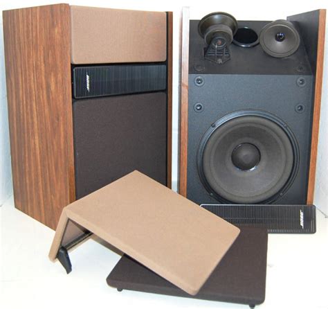 Rewind Audio: BOSE 301 II Direct Reflecting Bookshelf Stereo Speakers