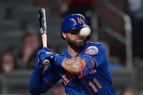 Mets overcome more injuries, beat Braves 3-1 | AP News