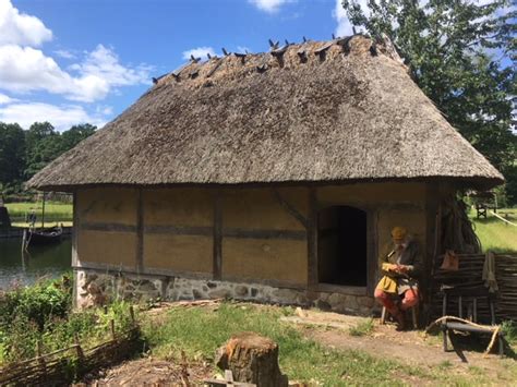 The Medieval Peasant House - Medievalists.net