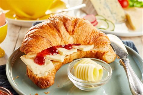 26 Croissant Fillings For the Perfect Pastry - Insanely Good