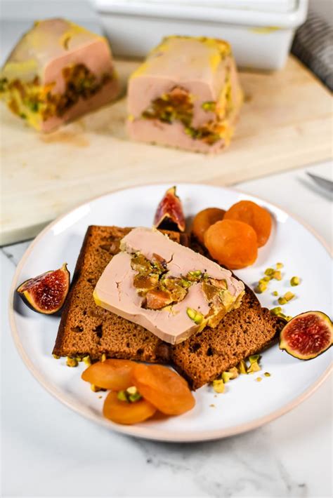 Foie gras aux abricots et pistaches avec le cuiseur sous vide WMF - commeunchef.boulanger.com
