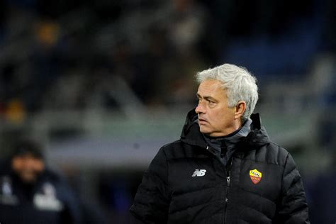 Mourinho Has Surprising Rant Against Part of Roma Fans