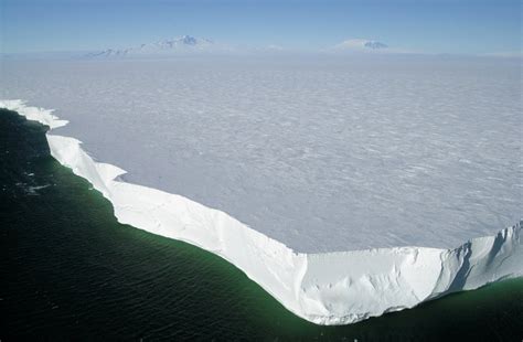 Ross Ice Shelf, Antarctica [2000 x 1312] : r/winterporn