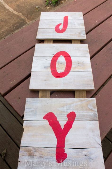 8 Cool DIY Whitewashed Signs For Décor - Shelterness