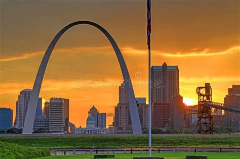 Sunset Over the Gateway Arch in St. Louis Stock Photo - Image of blue, outdoors: 97096878