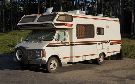 Why do rvs have roof vents and how do they work ? - Camper Grid