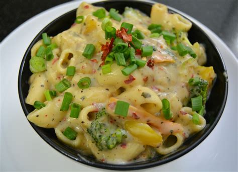 White Sauce Pasta with Vegetables Recipe - MUMMY RECIPES