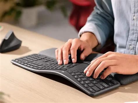 Best Ergonomic Keyboard for Carpal Tunnel Syndrome (Wrist Pain) 2023 - Office Solution Pro