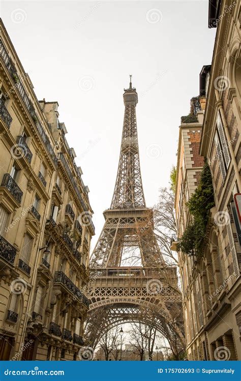 Street with View on the Famous Paris Eiffel Tower Stock Image - Image ...