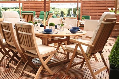 Teak garden furniture and wooden decking | This garden furni… | Flickr