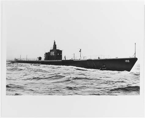 19-N-20993 USS Sealion (SS-195)