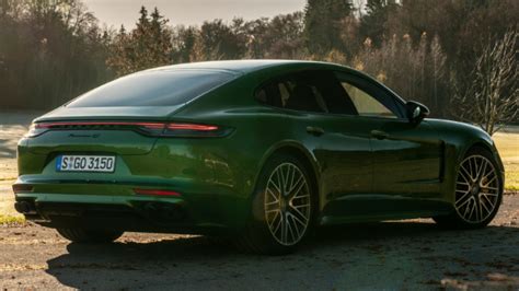 2022 Porsche Panamera In-Depth Photos