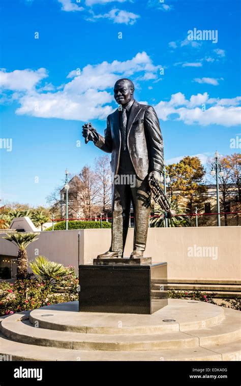 Louis armstrong park statue hi-res stock photography and images - Alamy