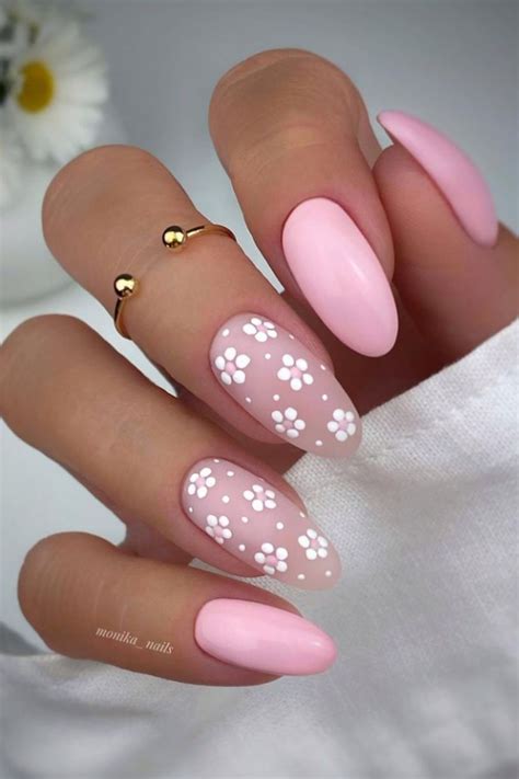 38 Trendy Almond-Shaped Nail Art for Summer Nails 2021