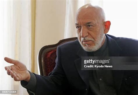 41 Former President Of Afghanistan Hamid Karzai Interview Stock Photos ...