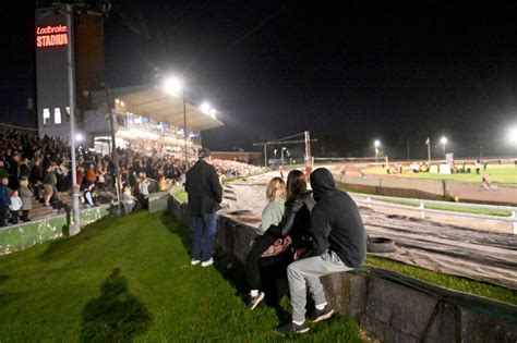 Speedway crowds pack out Wolves stadium for emotional semi-final clash that could be city's last ...