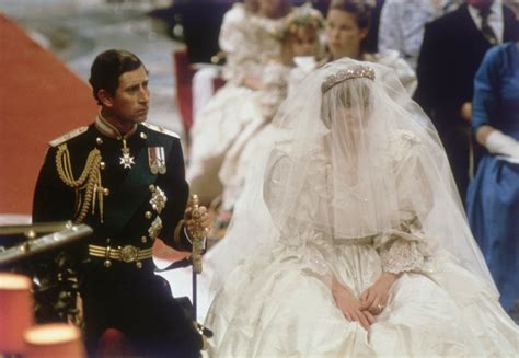 Princess Diana's Wedding Dress Display at Kensington Palace | POPSUGAR ...