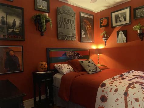 Horrorcation: Book A Stay in These Horror-Themed Getaways