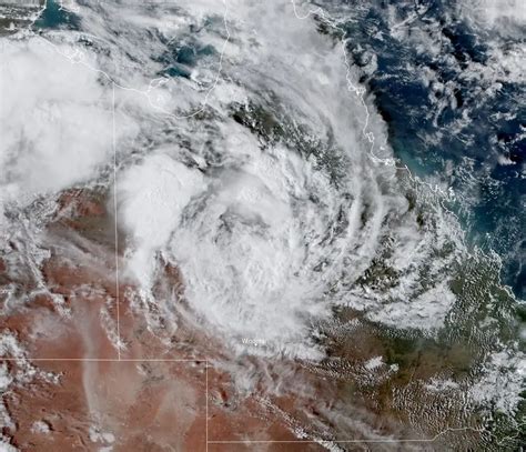 Category 2 Tropical Cyclone “Kirrily” makes landfall between Townsville ...