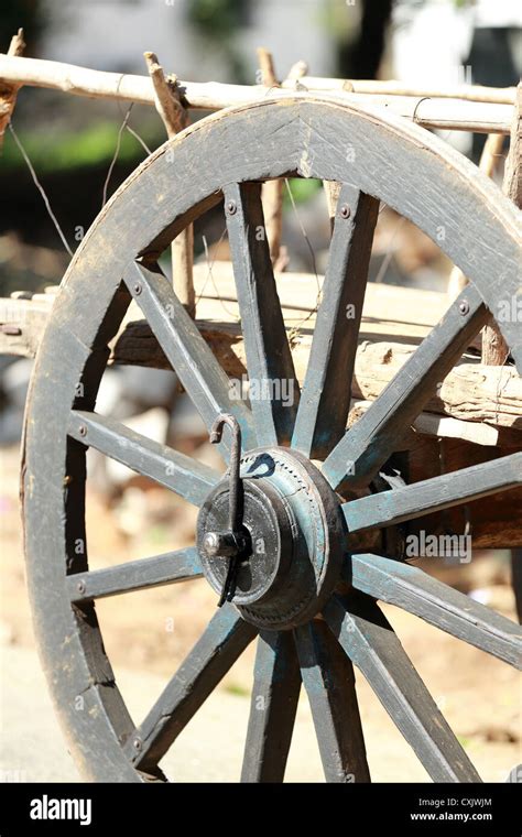 Bullock cart wheels hi-res stock photography and images - Alamy