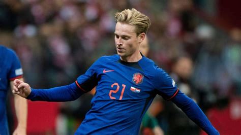 Frenkie de Jong receives fresh Barcelona assurances to put nail in Man ...