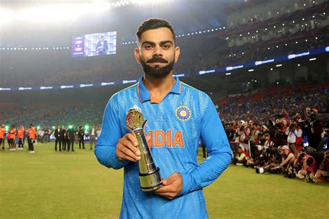 CWC 2023: WATCH- Virat Kohli collects his Player of the Tournament ...