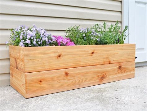 DIY Modern Cedar Planter - DIY Huntress